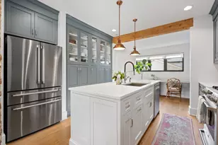 2109 W Montrose Ave, Chicago, IL 60618 - Photo 10