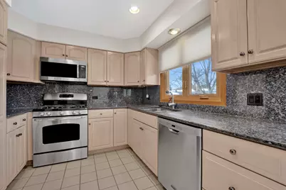 6628 Davis Street, Morton Grove, IL 60053 - Photo 4