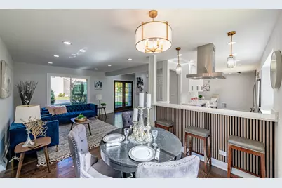 380 Ventura Club Drive, Roselle, IL 60172 - Photo 4