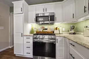 517 Sunrise Dr, Chenoa, IL 61726 - Photo 16