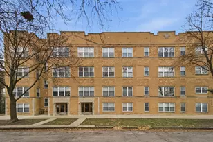 3808 W Belle Plaine Ave, Chicago, IL 60618 - Photo 2