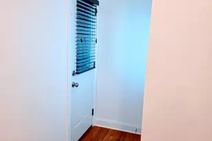 2544 W Hollywood Ave, Chicago, IL 60659 - Photo 12