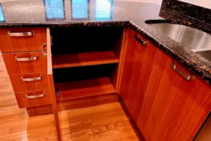 2544 W Hollywood Ave, Chicago, IL 60659 - Photo 6