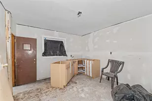 13513 S Baltimore Ave, Chicago, IL 60633 - Photo 8