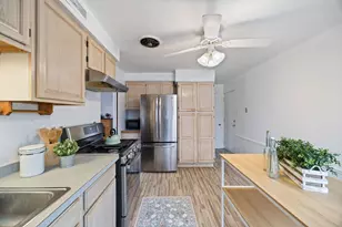 426 Callan Ave, Evanston, IL 60202 - Photo 8