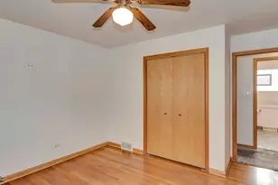 15043 Tripp Ave, Midlothian, IL 60445 - Photo 10