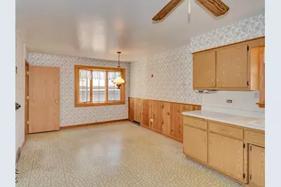 15043 Tripp Avenue, Midlothian, IL 60445 - Photo 6