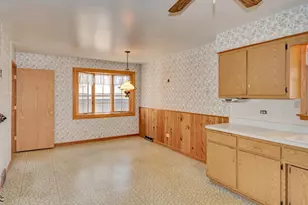 15043 Tripp Ave, Midlothian, IL 60445 - Photo 6