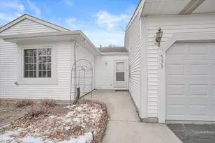 533 Lyon Dr, Buffalo Grove, IL 60089 - Photo 2