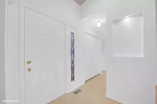 533 Lyon Dr, Buffalo Grove, IL 60089 - Photo 4