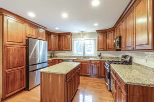 29860 N River Dr, Libertyville, IL 60048 - Photo 10