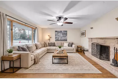 801 Woodlawn Drive, Dekalb, IL 60115 - Photo 2