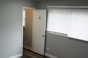 19900 Monterey Ave, Lynwood, IL 60411 - Photo 6