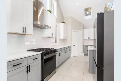 1906 N Summit Street, Wheaton, IL 60187 - Photo 12