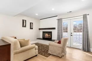 1906 N Summit St, Wheaton, IL 60187 - Photo 6