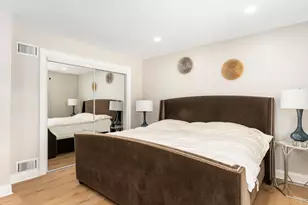 1906 N Summit St, Wheaton, IL 60187 - Photo 16