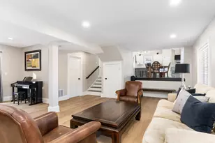 1906 N Summit St, Wheaton, IL 60187 - Photo 4