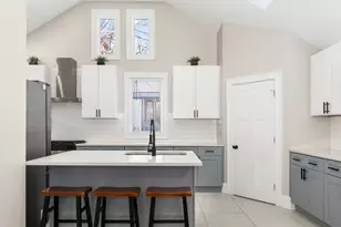 1906 N Summit St, Wheaton, IL 60187 - Photo 10