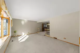 609 Deborah Ct, Schaumburg, IL 60193 - Photo 4