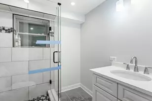 5330 W Drummond Pl, Chicago, IL 60639 - Photo 34