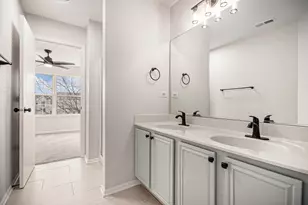 685 Holiday Ln, Hainesville, IL 60073 - Photo 10