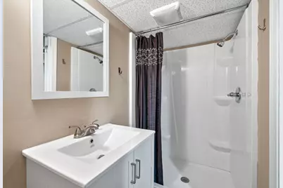 [Address not provided], Downers Grove, IL 60516 - Photo 34