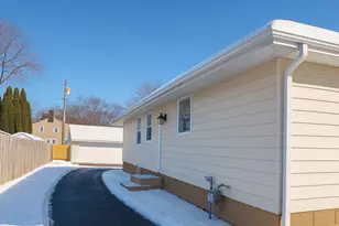 37684 N Sheridan Rd, Beach Park, IL 60087 - Photo 26