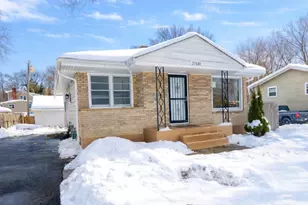 37684 N Sheridan Rd, Beach Park, IL 60087 - Photo 2