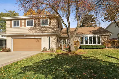 214 E Ivy Lane, Arlington Heights, IL 60004 - Photo 1