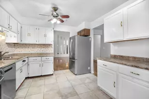 215 Dodge Ave, Evanston, IL 60202 - Photo 2