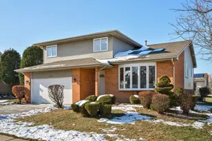 18036 Vista Dr, Country Club Hills, IL 60478 - Photo 2