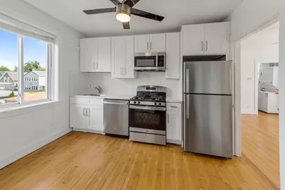 3048 W Cornelia Avenue #3, Chicago, IL 60618 - Photo 2