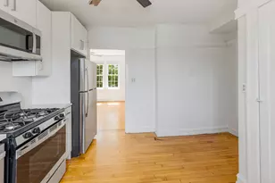 3048 W Cornelia Ave, Chicago, IL 60618 - Photo 4