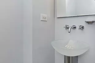 30 E Huron St, Chicago, IL 60611 - Photo 10