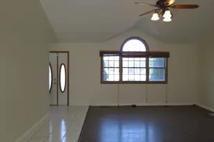 274 E 34th St, Steger, IL 60475 - Photo 12