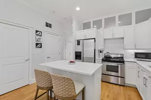 800 W Cornelia Ave, Chicago, IL 60657 - Photo 8