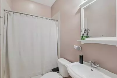800 W Cornelia Avenue #208, Chicago, IL 60657 - Photo 14