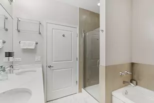 800 W Cornelia Ave, Chicago, IL 60657 - Photo 12