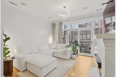 800 W Cornelia Avenue #208, Chicago, IL 60657 - Photo 4