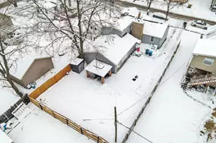 541 Charles St, Aurora, IL 60506 - Photo 34