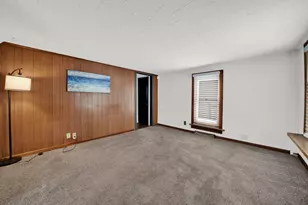 541 Charles St, Aurora, IL 60506 - Photo 12