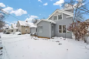 541 Charles St, Aurora, IL 60506 - Photo 4