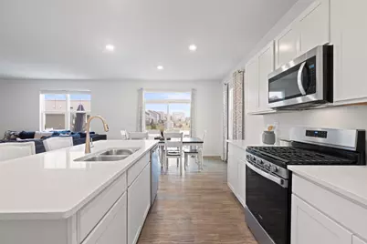 696 Kentshire Circle, Elgin, IL 60124 - Photo 6