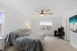 696 Kentshire Cir, Elgin, IL 60124 - Photo 14