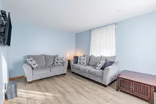 11042 S Ave J, Chicago, IL 60617 - Photo 2