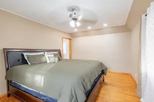 11042 S Ave J, Chicago, IL 60617 - Photo 10