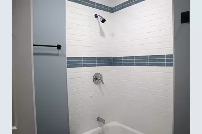 9138 S Essex Avenue, Chicago, IL 60617 - Photo 10