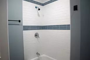 9138 S Essex Ave, Chicago, IL 60617 - Photo 10