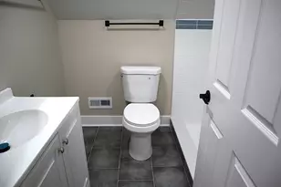 9138 S Essex Ave, Chicago, IL 60617 - Photo 22