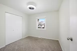 429 Lauren Ln, Buffalo Grove, IL 60089 - Photo 12